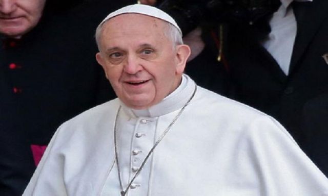 بابا الفاتيكان يوجه رسالة ”حارة” للرئيس السيسي