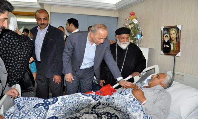 شاهد بالصور .. كواليس زيارة محافظ القليوبية لمصابى أتوبيس المنيا بمستشفى معهد ناصر