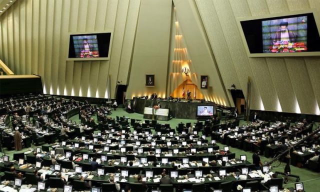 ارتفاع عدد ضحايا البرلمان الايرانى إلى 7 وإحتجاز 4 رهائن