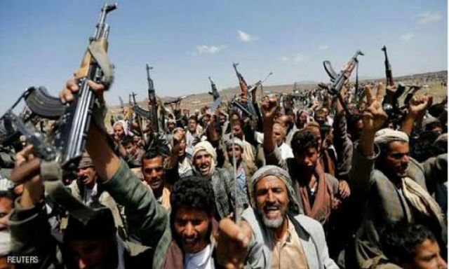 الحوثيون يعدمون 20. من عناصرهم لهروبهم من مواقعهم أثناء المعارك