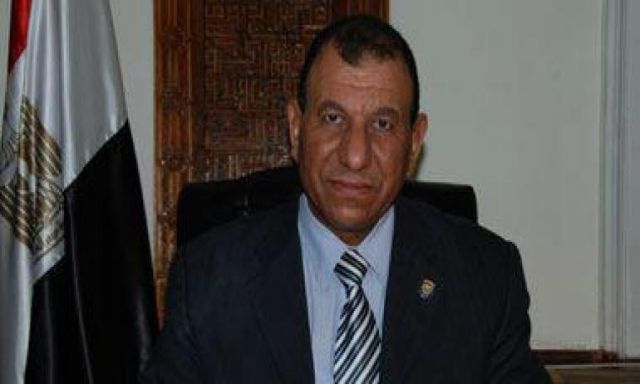 غنيم يبحث قضية التعليم مع سفير سلطنة عمان