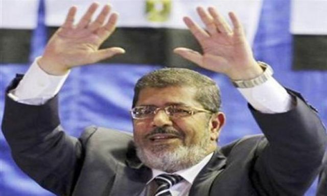 مرسى يؤدى صلاة الجمعة فى التجمع الخامس