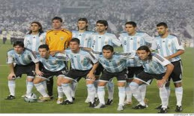 و في تصفيات أمريكا الجنوبية: الأرجنتين تلتقي مع بيرو..وتشيلي مع كولومبيا وأوروجواي مع الأكوادور