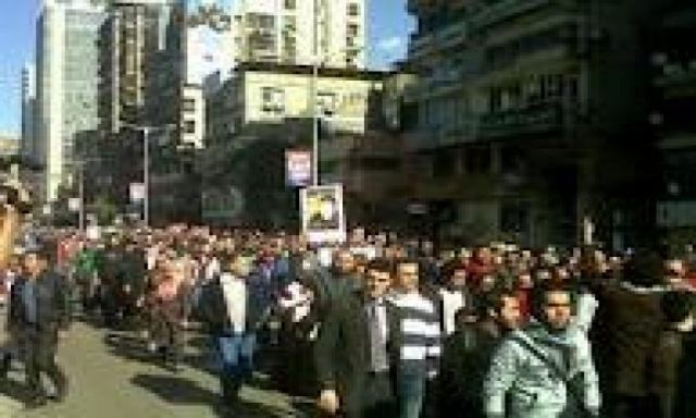 الآلاف يخرجون عقب صلاة الجمعة نصرة للنبي في شوارع سوهاج