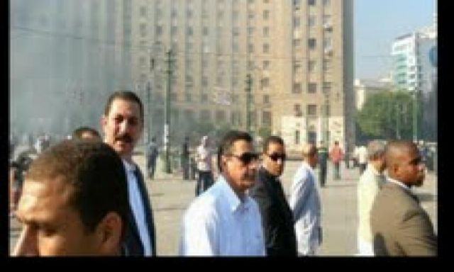 وزير الداخلية عقب تفقده ميدان التحرير : لن نسمح بوجود عناصر إجرامية داخل الميدان باعتبار الميدان رمز للثورة