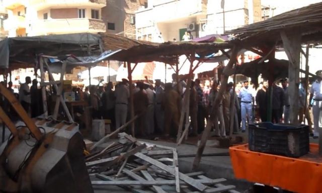 حملة أمنية مكبرة على شارع المعهد الدينى تسفر عن إزالة كافة الإشغالات بالإسكندرية