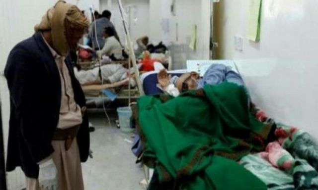 الحوثيون يحتجزون حاويات محملة بعلاج وباء الكوليرا