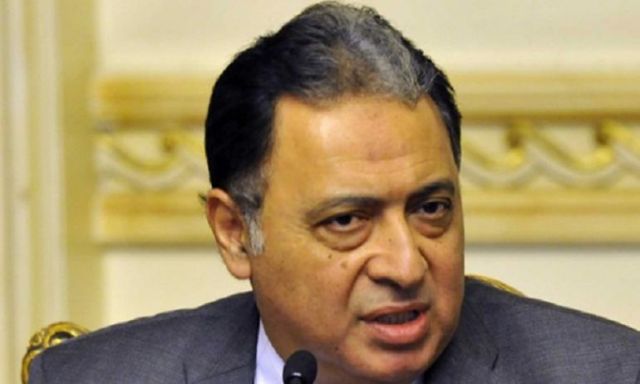 وزير الصحة للرئيس السيسي: المصريون خالفوا توقعاتنا بارتفاع معدل الانجاب