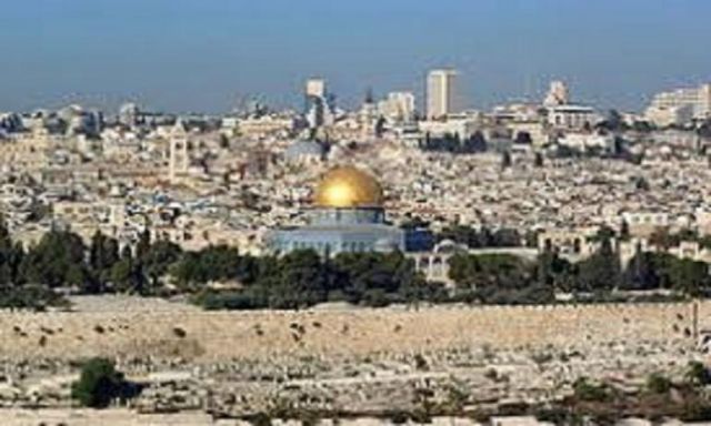 العاهل الأردني يبحث مع الرئيس الفلسطيني التطورات في القدس والأقصى
