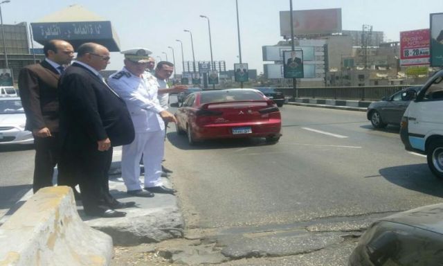 مدير أمن القاهرة يتفقد الحالة المرورية  أعلى كوبري أكتوبر وموقف عبد المنعم رياض
