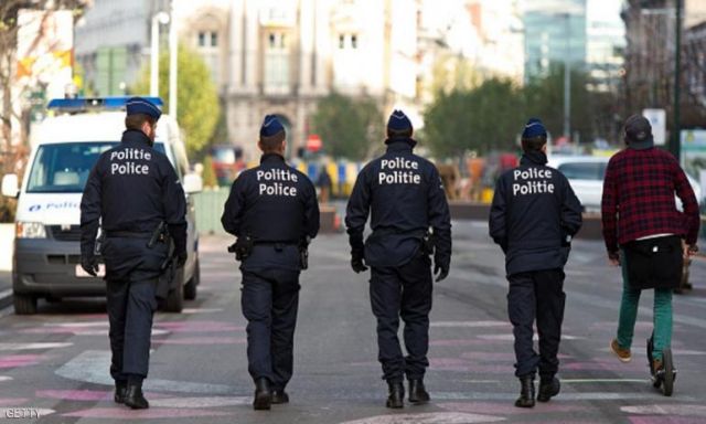 الشرطة الفرنسية تبحث عن السيارة التى دهست الجنود فى ضواحى باريس