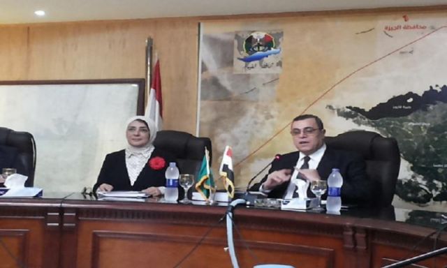 محافظ الفيوم ونائب وزير الصحة يرأسان اجتماع لجنة حماية الطفولة بالمحافظة