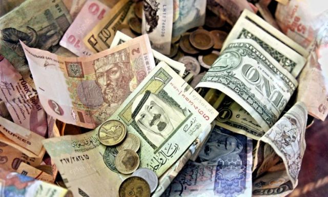 أسعار العملات الأجنبية تواصل استقرارها فى ثانى أيام العيد