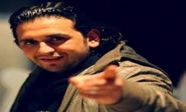 مصطفي خاطر يستعيد ذكرياته مع ”نيللي وشريهان” بهذه الصورة