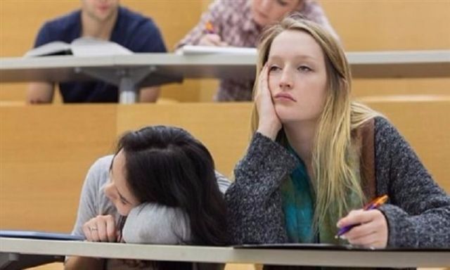 سر الشعور بالنوم أثناء المحاضرات