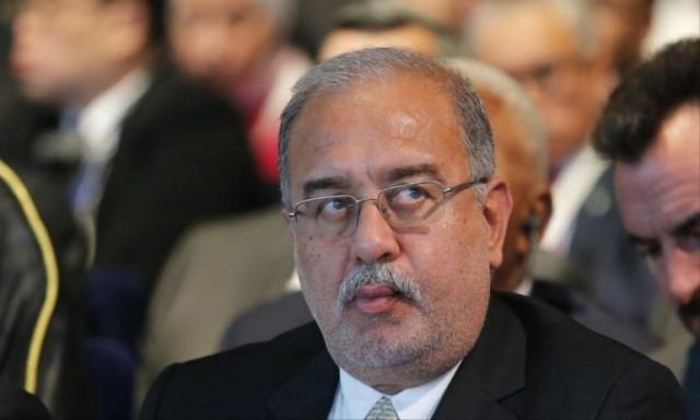 خليفة شريف إسماعيل يعكف على اختيار الحكومة الجديدة