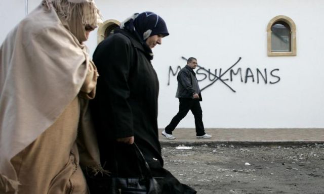 ياسر بركات يكتب:  تركيع المسلمين فى فرنسا!