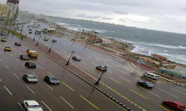 الإسكندرية تتعرض لسقوط أمطار .. والمحافظة ترفع درجة الإستعداد القصوى لمواجهة النوة الحالية
