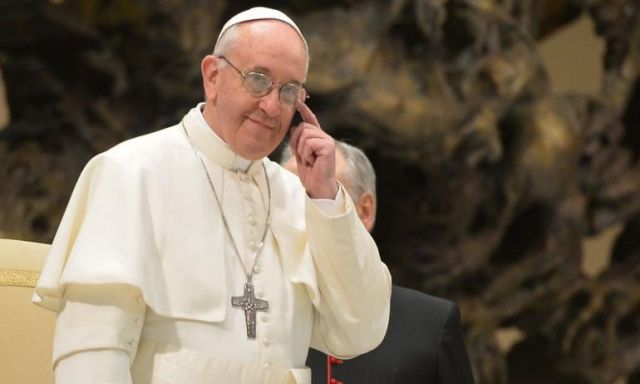 بابا الفاتيكان يعرب عن ألمه الشديد لسقوط ضحايا في حادث استهداف مسجد الروضة