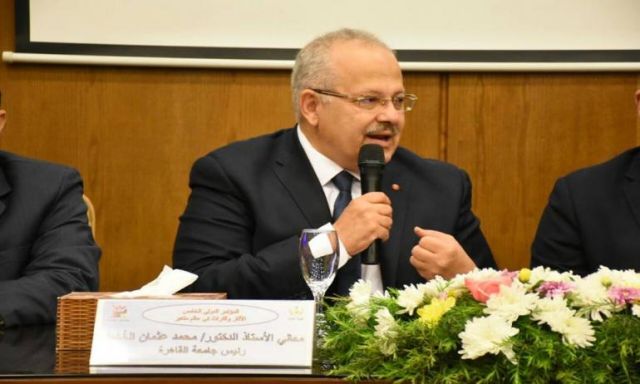 رئيس جامعة القاهرة يقود وقفة احتجاجية لرفض قرار ”ترامب”