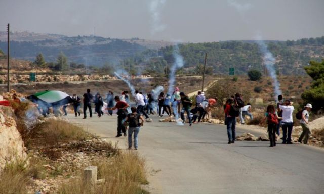 إصابة 36 فلسطينيا خلال مواجهات اليوم مع قوات الاحتلال الاسرائيلي