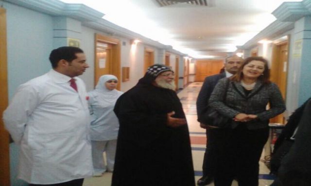 وزيرة التخطيط تزور  مستشفى معهد ناصر للإطمئنان على حالة مصابى حادث حلوان الارهابى