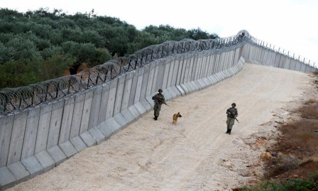 تركيا تعلن الانتهاء من بناء نصف جدارها الحدودى مع ايران