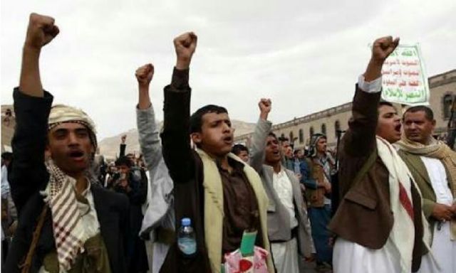 مقتل أحد قيادات الحوثيين واستسلام آخر لقوات التحالف