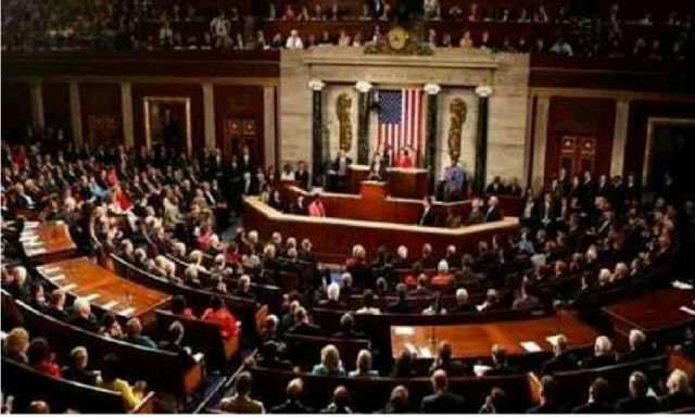 الكونجرس الأمريكي يؤكد دعمه للاحتجاجات الإيرانية ويصفها بالسلمية ضد النظام القمعي