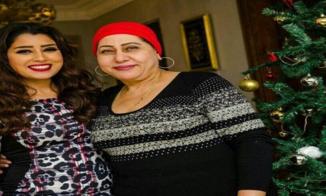 صورة.. آيتن عامر تحتفل بعيد ميلاد والداتها على ”إنستجرام”
