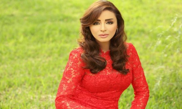 شاهد .. أناقة أنغام من أحدث جلسة تصوير غلاف ألبومها الخليجي الجديد ”راح تذكرني”