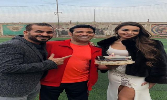 شاهد.. سعد الصغير يحتفل مع الراقصة ”جوهرة” بعدم ترحيلها من مصر