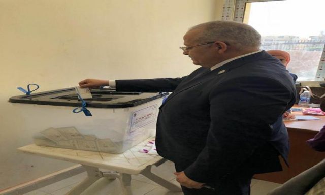 رئيس جامعة القاهرة بعد الإدلاء بصوته: الانتخابات واجب وطني على جميع المصريين