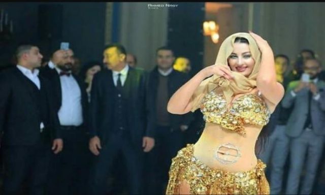 صافينار تثير غضب الجمهور بعد رقصها بالحجاب