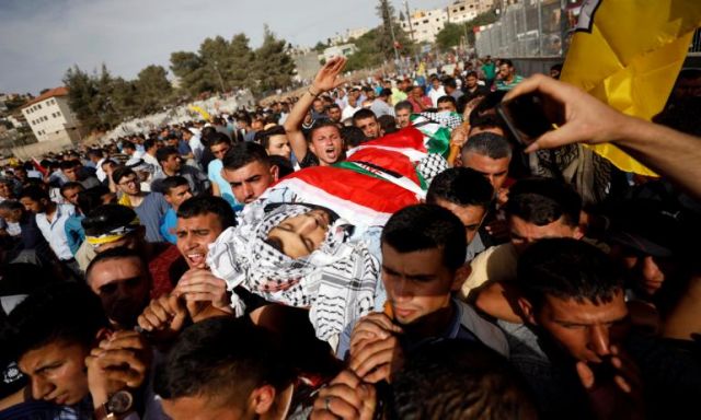 الجيش الإسرائيلي يحتجز جثامين 2 من الشهداء الفلسطينيين