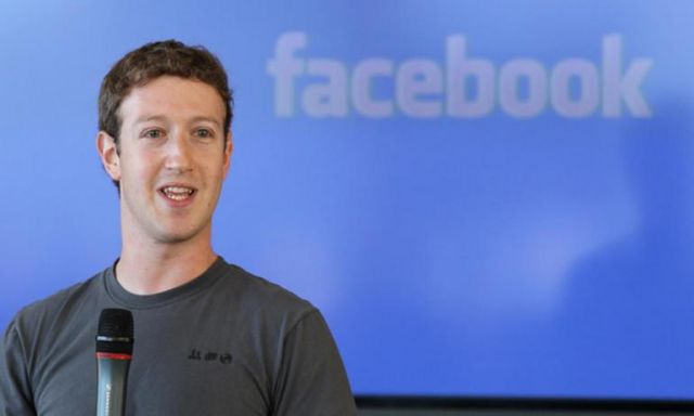 مؤسس فيس بوك  : لا نتجسس على المستخدمين  و هذه حقيقة تسريب البيانات 