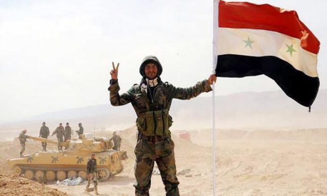 الجيش السورى يستعين بشتى الآليات العسكرية خلال عملية تطهير ريف دمشق من الإرهابيين