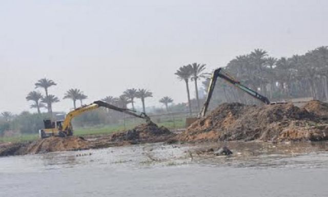 محافظ قنا يرأس حملة مكبرة لإزالة التعديات على النيل بنجع حمادي