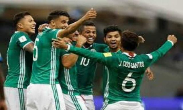 المكسيك تحرز الهدف الأول في بطل العالم في الدقيقة 35