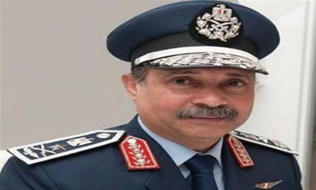 وزير الطيران المدني: حركة الملاحة طبيعية ومطار القاهرة لم يتأثر بالحريق