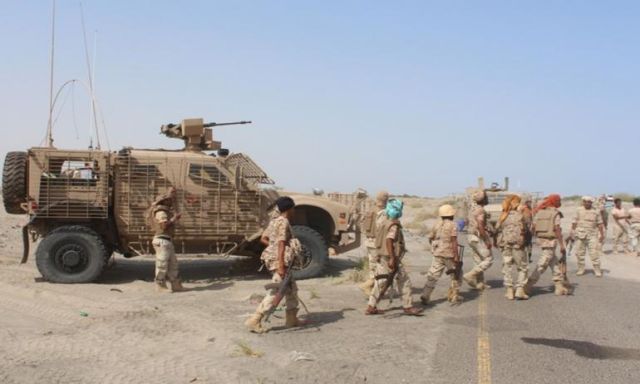الجيش اليمني :  الحوثيين لا يعتزمون تسليم مدينة وميناء الحديدة