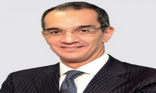 وزير الاتصالات يشهد توقيع اتفاقية تعاون وشراكة بين البريد المصري والسوداني