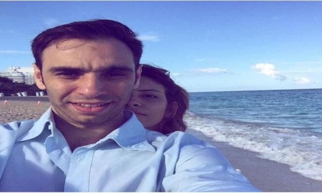 أحمد الشامي ينشر صورة برفقة زوجته ويعلق: زوجتي .. الحب كله