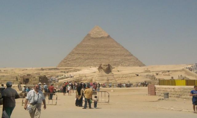 وفد البرلمان الإفريقي يقوم بجولة سياحية بالأهرامات والمتحف المصري