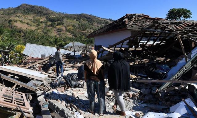 ارتفاع عدد ضحايا الزلازل التى ضربت لومبوك الاندونيسية إلى 555 قتيلا و 1500 جريح