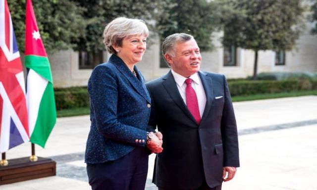 العاهل الأردني يبحث مع رئيسة وزراء بريطانيا تطورات الأوضاع بالمنطقة