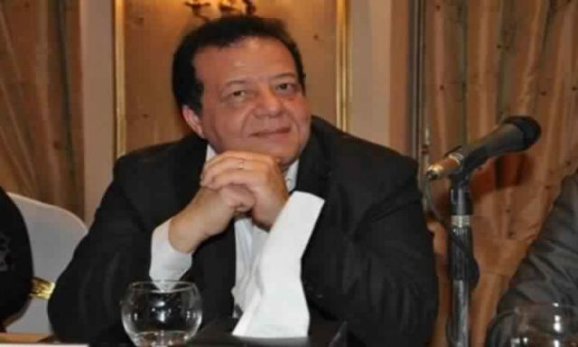عاطف عبد اللطيف يطالب بزيادة خطوط الطيران بين مصر والولايات المتحدة