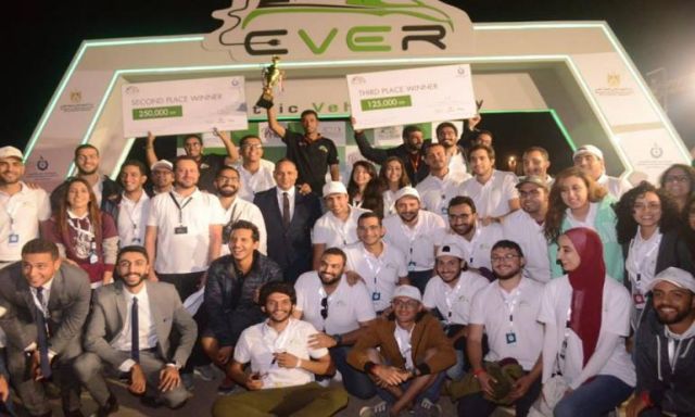 فوزفريق جامعة عين شمس بـ”رالي القاهرة الأول للسيارات الكهربائية ”