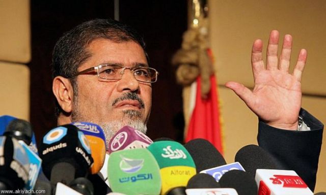 الرئيس مرسى يتفقد مشروع قناطر أسيوط عقب صلاة الجمعة