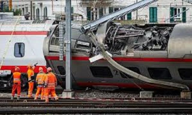 مقتل 17 شخصًا وإصابة 30 آخرين جراء انحراف قطار عن مساره في تايوان
